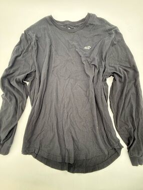 Hollister Men's Long-Sleeve Crew Tee in Black